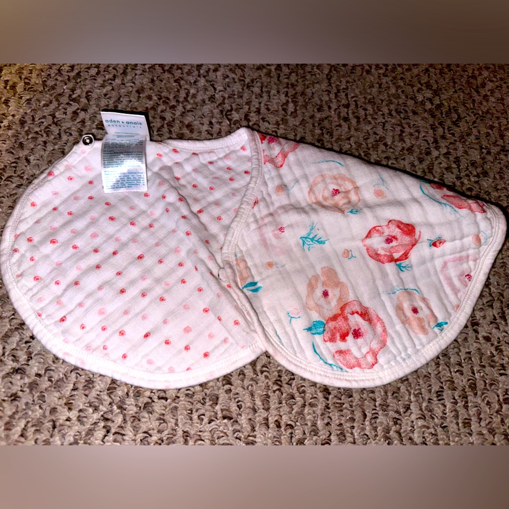 Aden and Anais Muslin Burpy Bib. Full Bloom and Roses - Picture 2 of 4